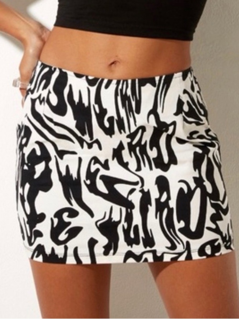 Motel Black & White Abstract Print Mini Skirt